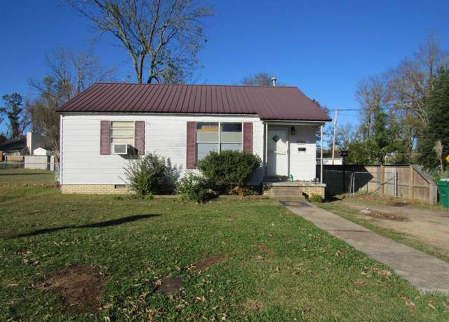 Property at 205 Rock St, North Little Rock, AR 72118, 2 beds, 1 bath
