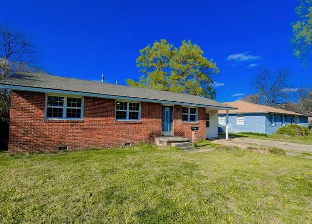 Property at 806 Biltmore St, Blytheville, AR 72315, 4 beds, 2 baths
