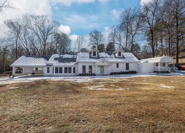 Property at 2401 Forrest Park Dr, Arkadelphia, AR 71923, 5 beds, 4 baths