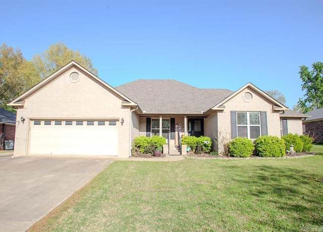Property at 818 Mallard Ln, Conway, AR 72034, 3 beds, 2 baths