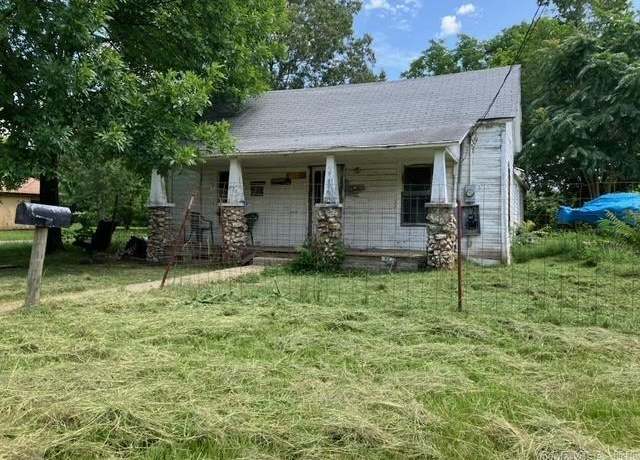 Property at 1000 Third St, Mena, AR 71953, 3 beds