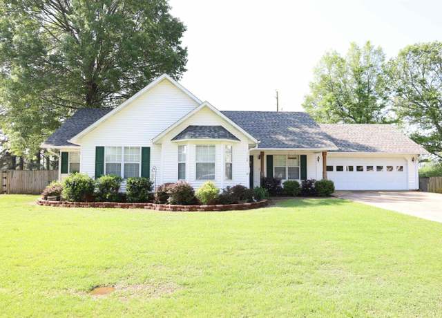 Property at 3302 Willow Ln, Paragould, AR 72450, 3 beds, 2 baths