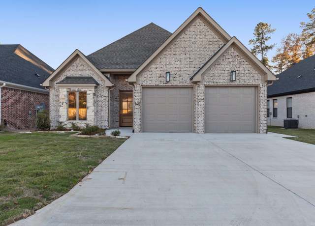 Property at 146 Woodlands Park Dr, Little Rock, AR 72211, 3 beds, 3.5 baths