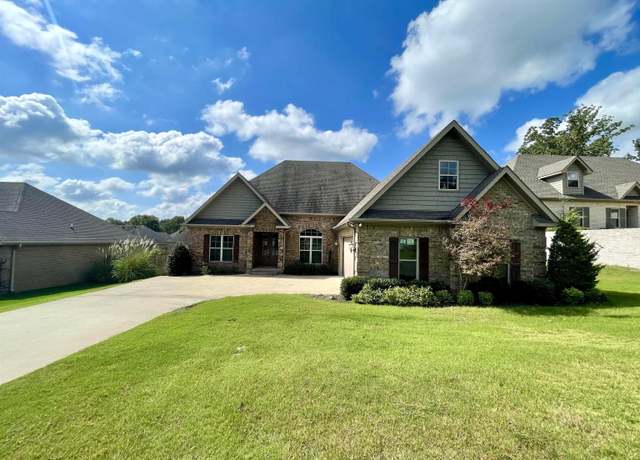 Property at 1499 Sullivan Cir, Jonesboro, AR 72404, 4 beds, 3 baths