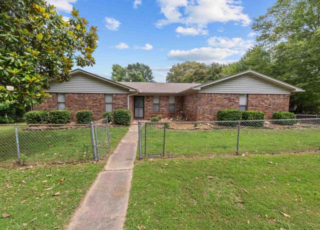 Property at 1504 Wright, Jacksonville, AR 72076, 3 beds, 2 baths
