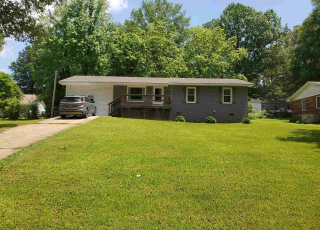 Property at 690 Redwood Dr, Piggott, AR 72454, 4 beds, 2 baths