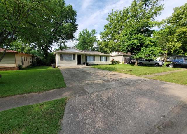 Property at 1601 Carolyn St, Jacksonville, AR 72076, 4 beds, 1.5 baths