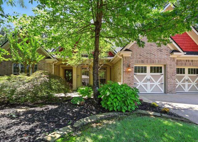Property at 2905 Woodsgate Dr, Little Rock, AR 72211, 4 beds, 3.5 baths
