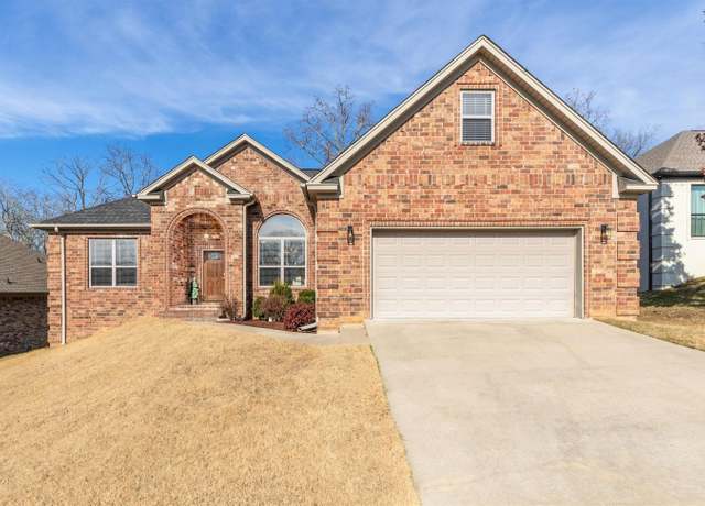 Property at 3301 Village East Dr, Sherwood, AR 72120, 3 beds, 2 baths