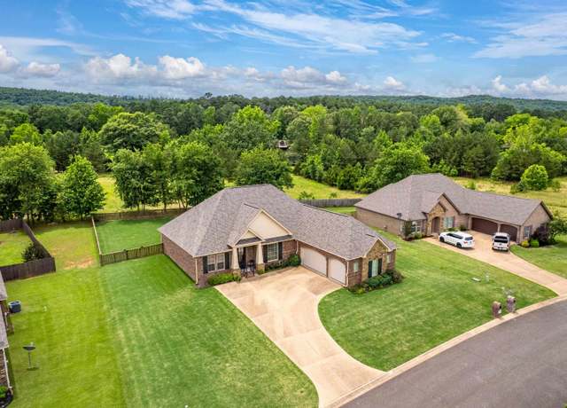 Property at 155 Glencairn Dr, Hot Springs, AR 71913, 3 beds, 2.5 baths