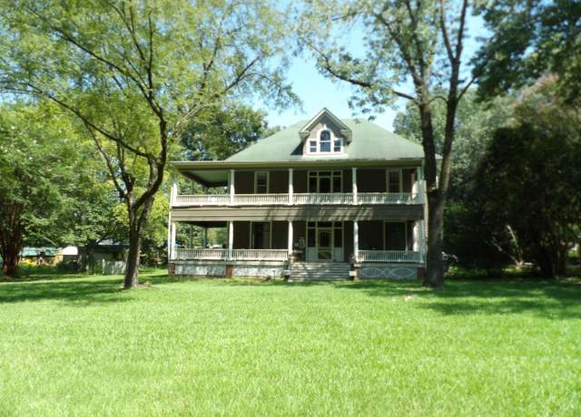 Property at 738 N Bailey St, Monticello, AR 71655, 5 beds, 4 baths