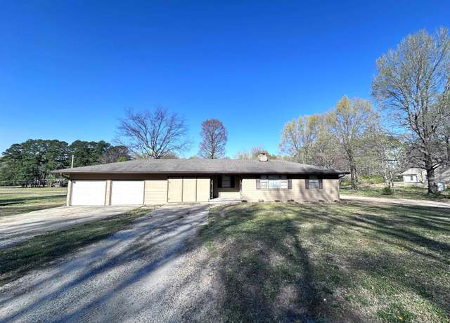Property at 420 N 12th Ave, Piggott, AR 72454, 3 beds, 2 baths