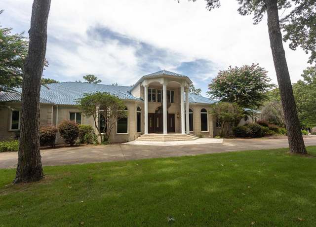 Property at 1686 Marina Rd, Russellville, AR 72802, 7 beds, 6.5 baths