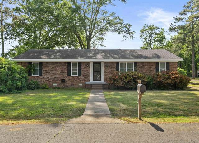Property at 705 Oak St, Beebe, AR 72012, 3 beds, 2 baths