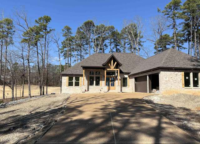 Property at 43 Loyola Dr, Hot Springs Village, AR 71909, 3 beds, 2.5 baths