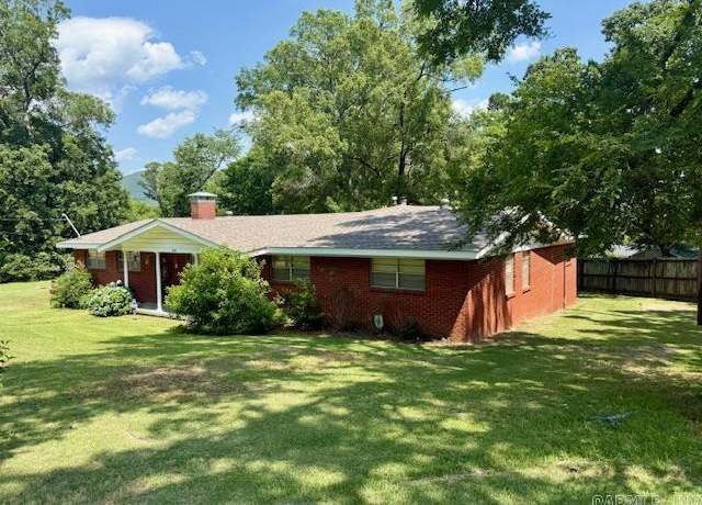 Property at 217 Price, Hot Springs, AR 71913, 3 beds, 2 baths