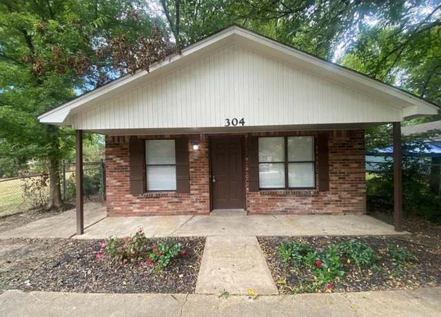 Property at 304 S 10th St, West Memphis, AR 72301, 2 beds, 1 bath