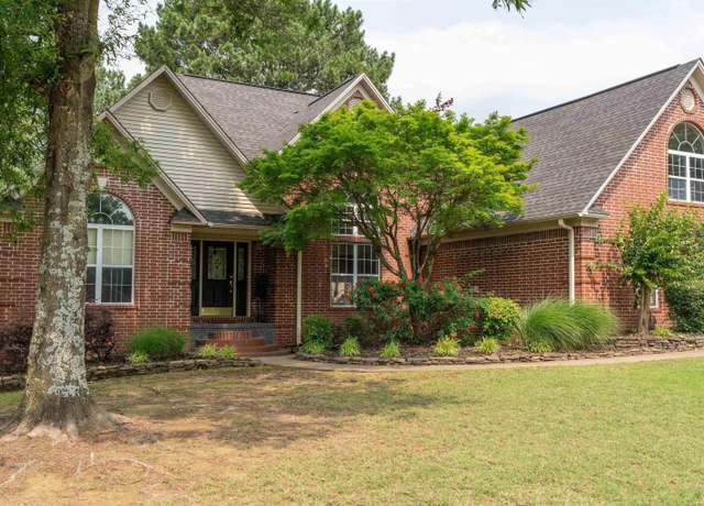 Property at 100 Kerryville Dr, Searcy, AR 72143, 4 beds, 3 baths