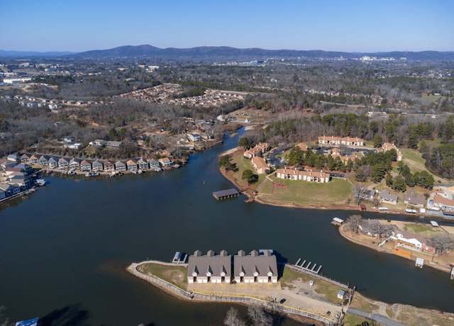 Property at 532 Grand Point Dr Unit B2, Hot Springs, AR 71901, 3 beds, 3 baths