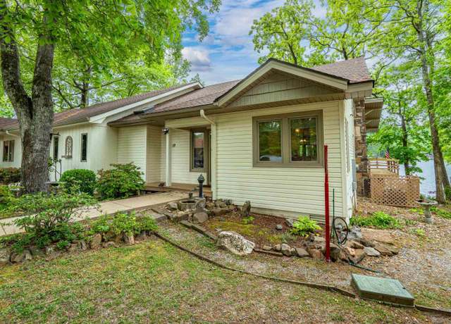 Property at 18 Escondite Ln, Hot Springs Village, AR 71909, 3 beds, 3.5 baths