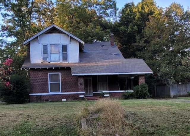 Property at 115 Park Pl, Pine Bluff, AR 71601, 3 beds, 2 baths