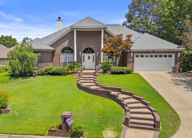 Property at 19 Montvale, Little Rock, AR 72212, 4 beds, 2 baths
