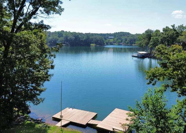 Property at 19 Modoc Cir, Cherokee Village, AR 72529, 3 beds, 3 baths