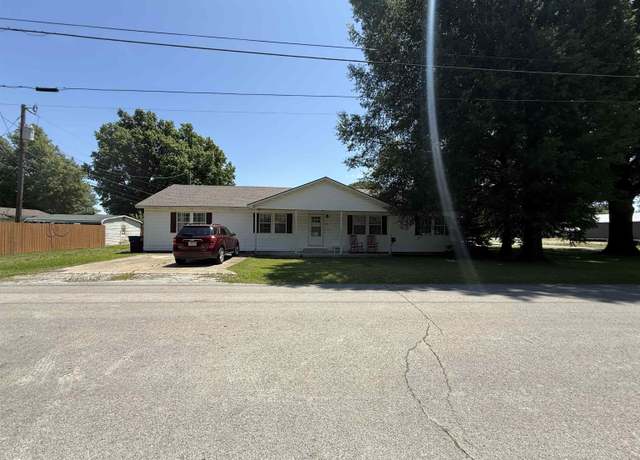 Property at 221 N Garfield Ave, Piggott, AR 72454, 4 beds, 2 baths