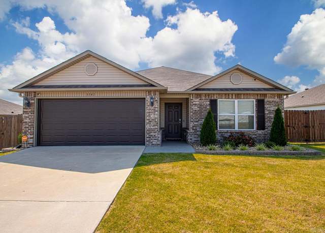 Property at 3341 Wilshire Blvd, Benton, AR 72019, 3 beds, 2 baths