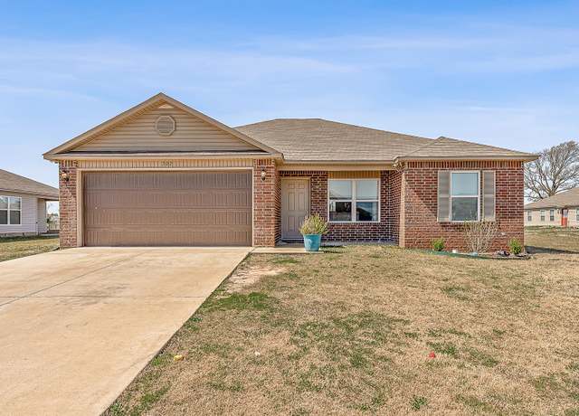 Property at 302 Cole, Brookland, AR 72417, 3 beds, 2 baths
