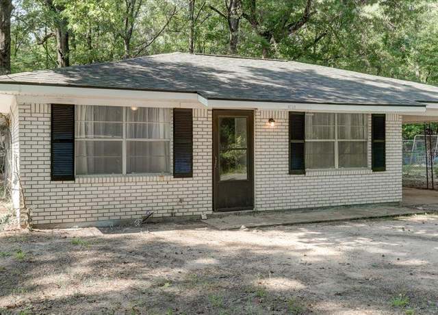 Property at 4510 W 17th St, Pine Bluff, AR 71602, 3 beds, 1 bath