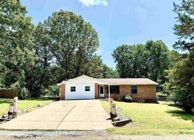 Property at 104 Castle Hill Dr, Mountain Home, AR 72653, 2 beds, 2 baths