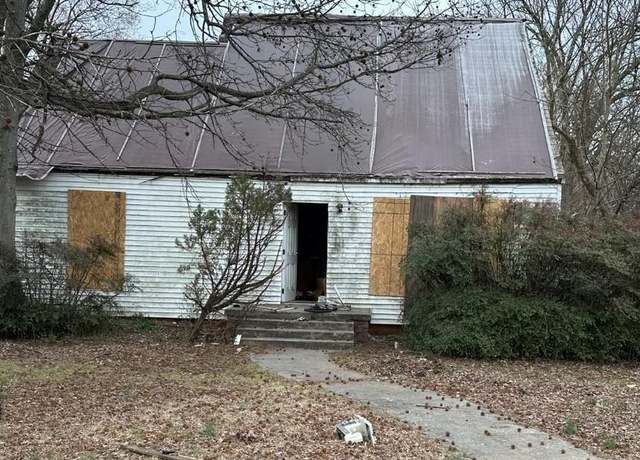 Property at 3101 Madison St, Little Rock, AR 72204, 3 beds, 2 baths