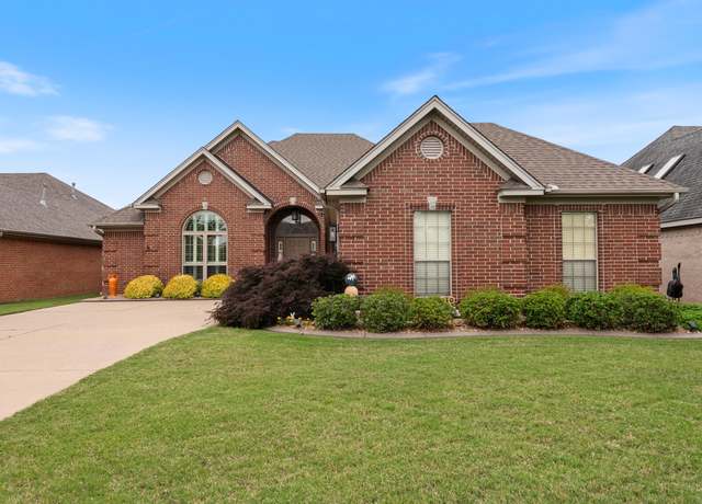 Property at 125 Sancerre Dr, Maumelle, AR 72113, 3 beds, 2 baths