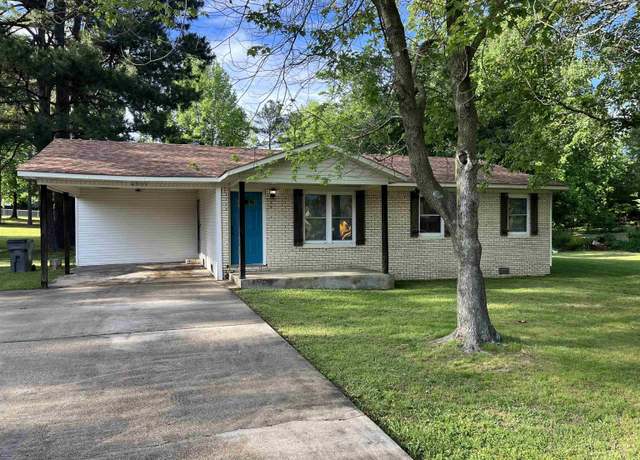 Property at 4903 Wise St, Paragould, AR 72450, 3 beds, 2 baths