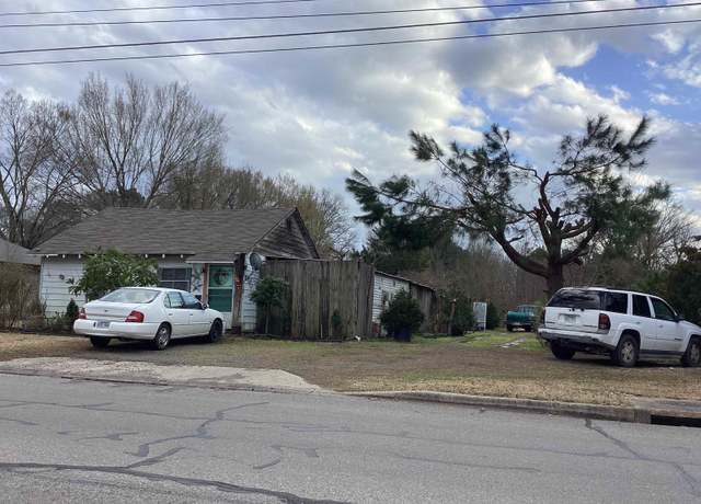 Property at 1203 W Ave B, Hope, AR 71801, 3 beds, 1 bath