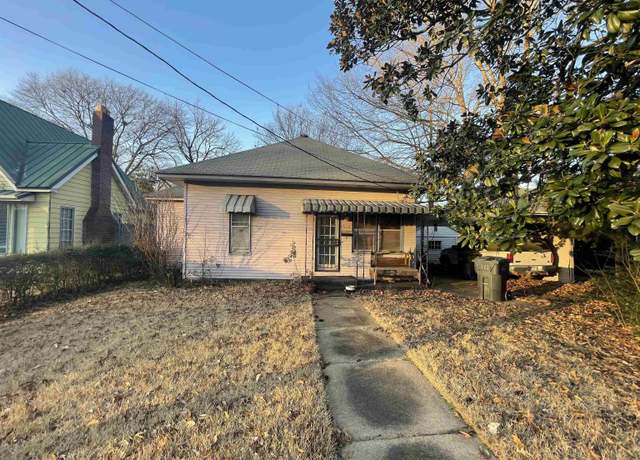 Property at 810 W Strawn Ave, Jonesboro, AR 72401, 3 beds, 2 baths