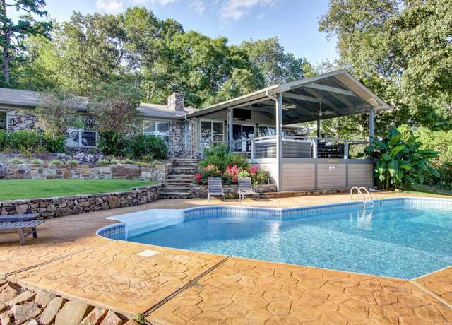 Property at 207 W Mountain View Cir, AR 71913, 6 beds, 4.5 baths