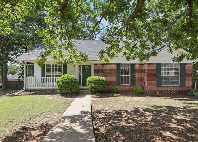 Property at 19 Golden Oaks Cv, Maumelle, AR 72113, 3 beds, 2 baths