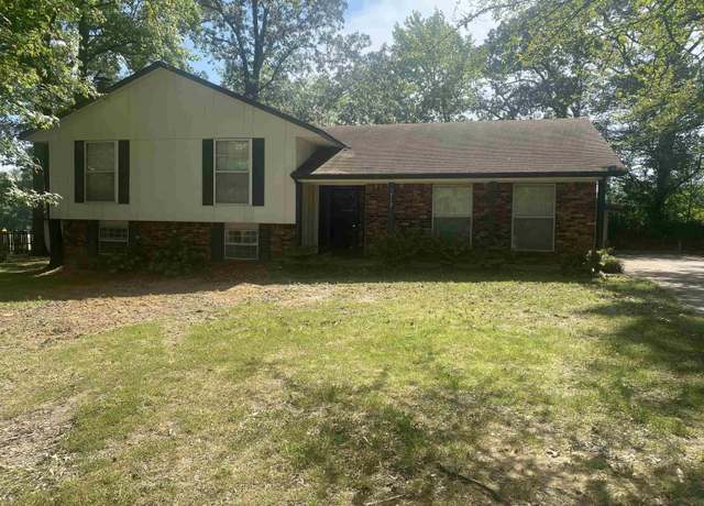 Property at 1713 Smoot Dr, Jonesboro, AR 72401, 4 beds, 2.5 baths
