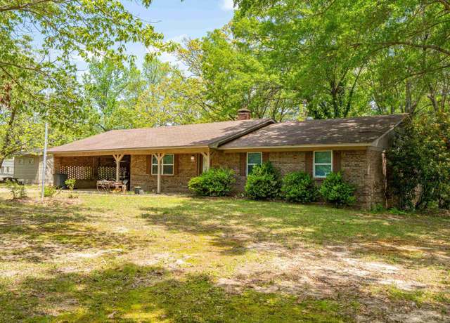 Property at 486 Red Hill Rd Rd, Arkadelphia, AR 71923, 3 beds, 2 baths