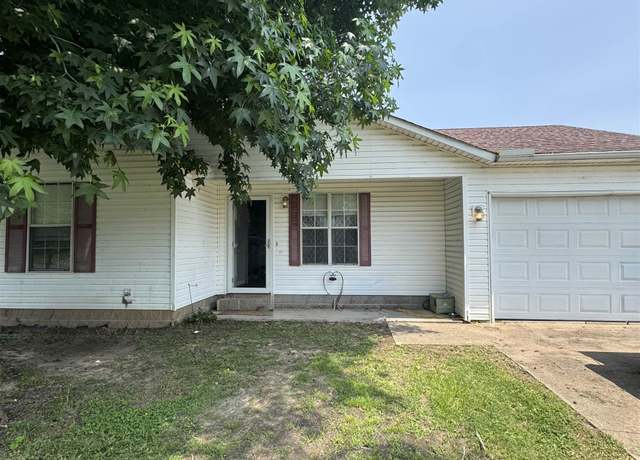 Property at 2803 N 4 1/2 St, Paragould, AR 72450, 3 beds, 2 baths