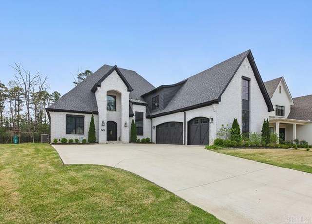 Property at 125 Hallen Ln, Little Rock, AR 72223, 4 beds, 4.5 baths