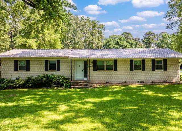 Property at 7110 Forest Dale Dr, North Little Rock, AR 72118, 4 beds, 2.5 baths
