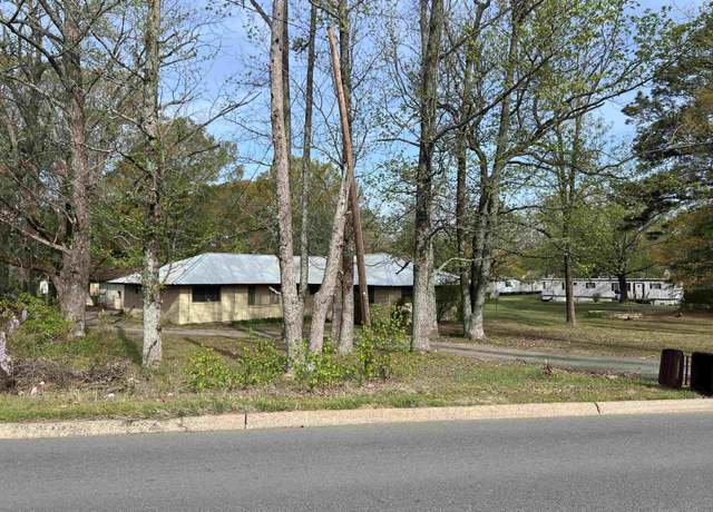 Property at 2808 Camden Rd, Pine Bluff, AR 71602, 5 beds, 2 baths