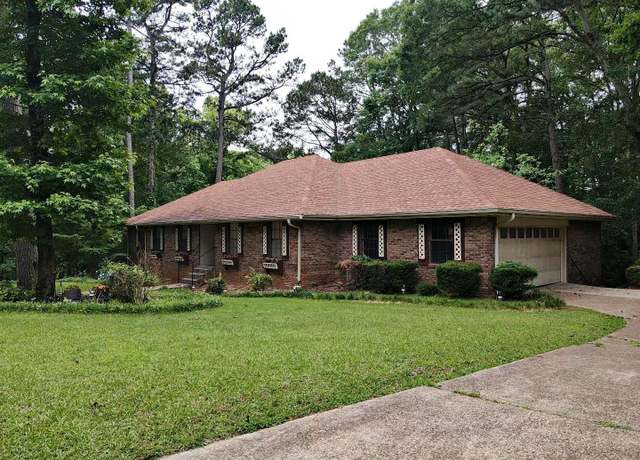 Property at 10 Ivy Cir, Arkadelphia, AR, 6 beds, 3 baths