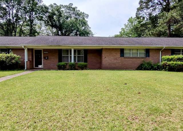 Property at 1019 Amanda St, Camden, AR 71701, 3 beds, 2 baths