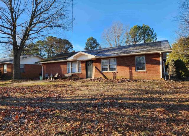 Property at 1360 W North, Piggott, AR 72454, 4 beds, 2 baths