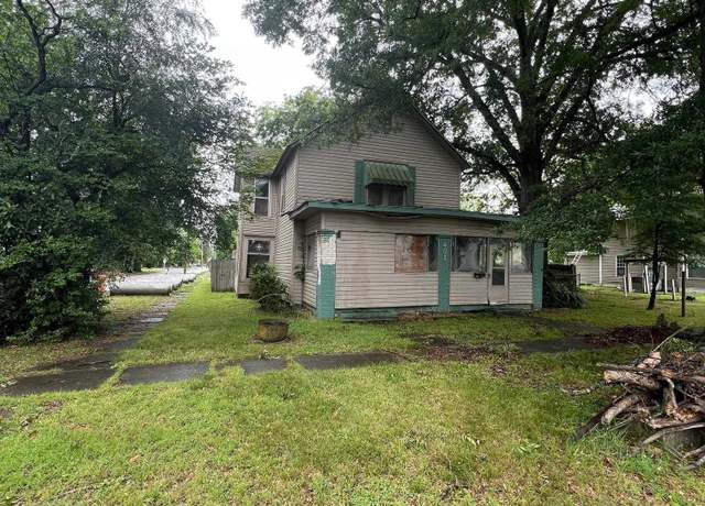 Property at 401 S Leslie, Stuttgart, AR 72160, 4 beds, 2 baths