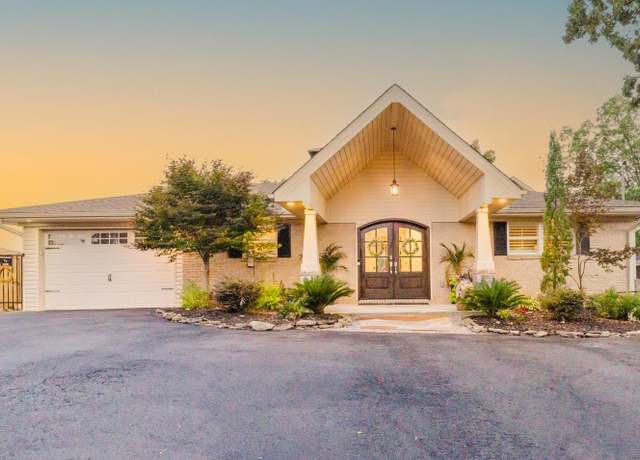 Property at 320 Paradise Pt, Hot Springs, AR 71913, 4 beds, 3 baths
